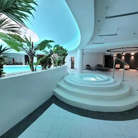 Hanza Tower Foxy With Sauna & Jacussi & Pool Apartment *