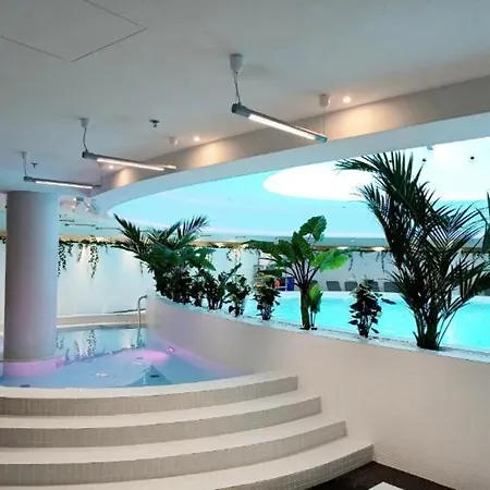 Hanza Tower Foxy With Sauna & Jacussi & Pool