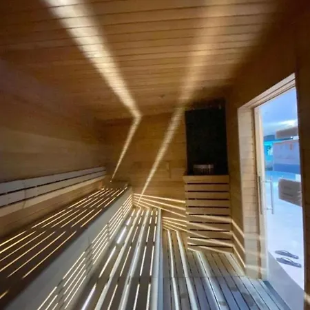 Apartment Hanza Tower Foxy With Sauna & Jacussi & Pool *